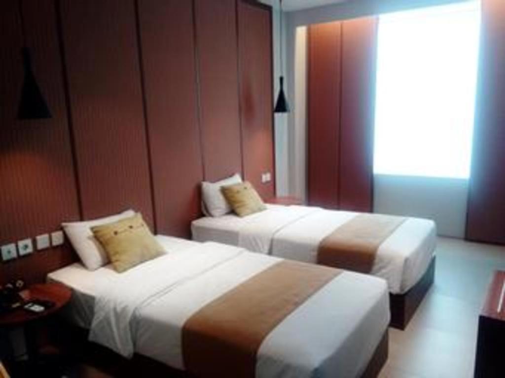 Hotel Cemerlang Бандунг Экстерьер фото
