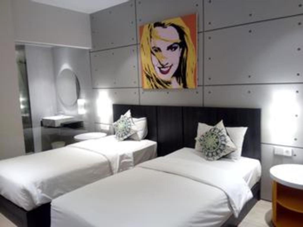 Hotel Cemerlang Бандунг Экстерьер фото