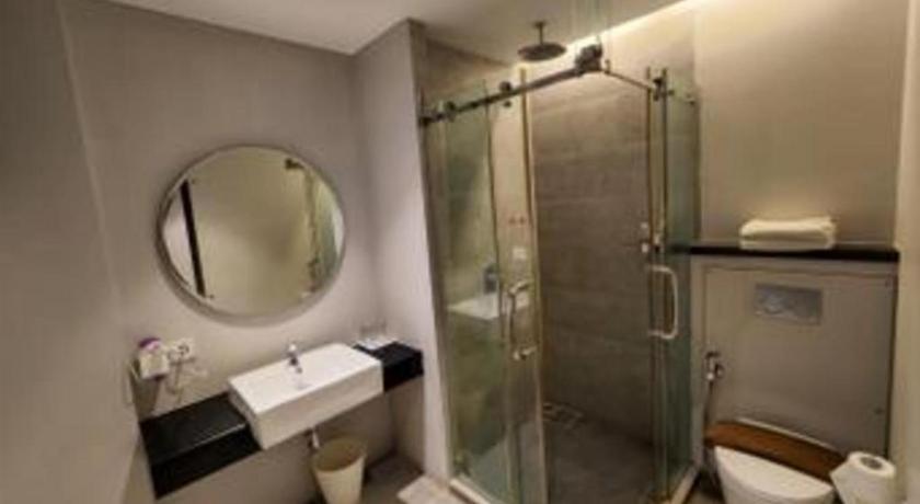 Hotel Cemerlang Бандунг Экстерьер фото