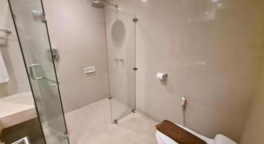 Hotel Cemerlang Бандунг Экстерьер фото
