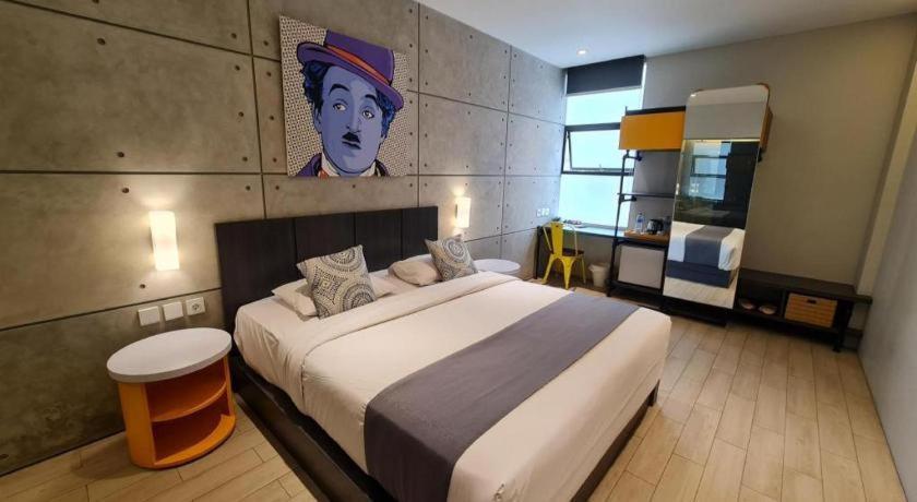 Hotel Cemerlang Бандунг Экстерьер фото